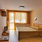 Aparthotel Forest Nook 3*
