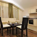 Aparthotel Forest Nook 3*