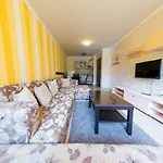 Aparthotel Forest Nook 3*