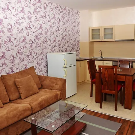 Forest Nook Aparthotel 3*