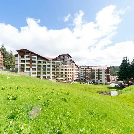 Forest Nook Aparthotel 3*