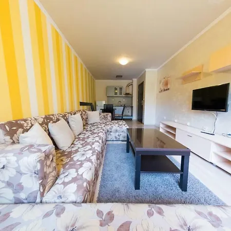 Aparthotel Forest Nook 3*