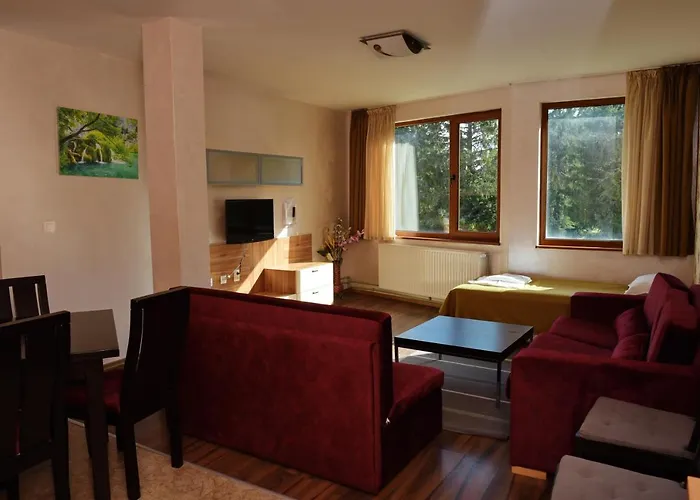 Aparthotel Forest Nook 3*